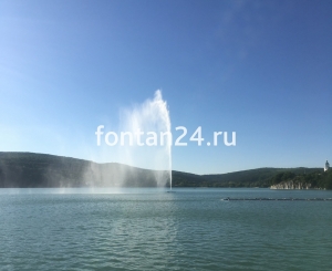 Плавающий фонтан "Маяк", h=20 м